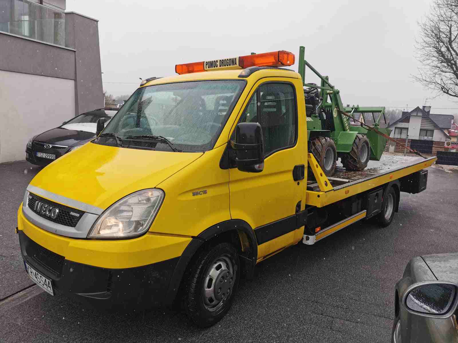 Transport kosiarek i ciągników w Krakowie
